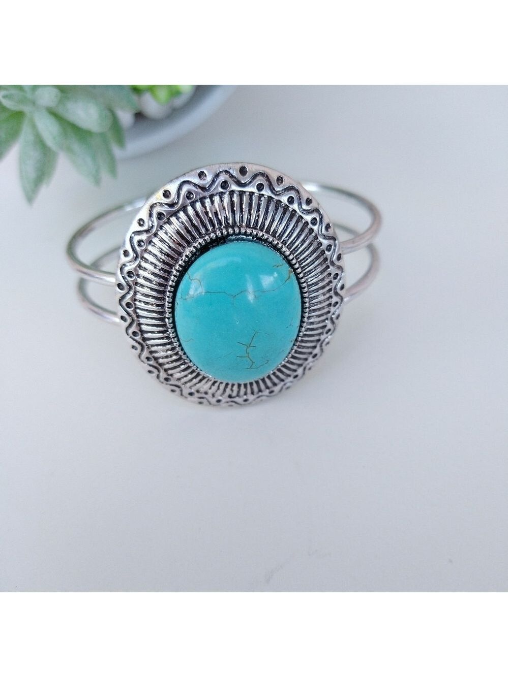 Western Style Turquoise Bangle Cuff Bracelet - Picture 2 of 6